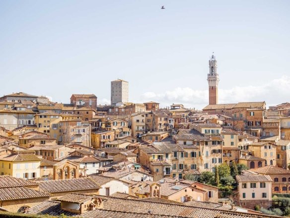 Bright apartment a stone’s throw from Piazza del Campo