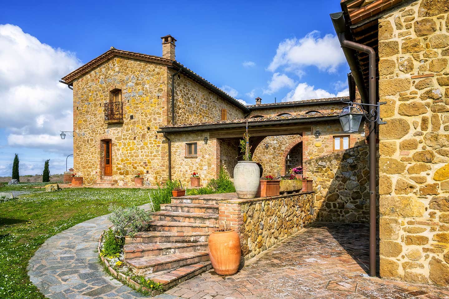 Villa with direct access to the sea