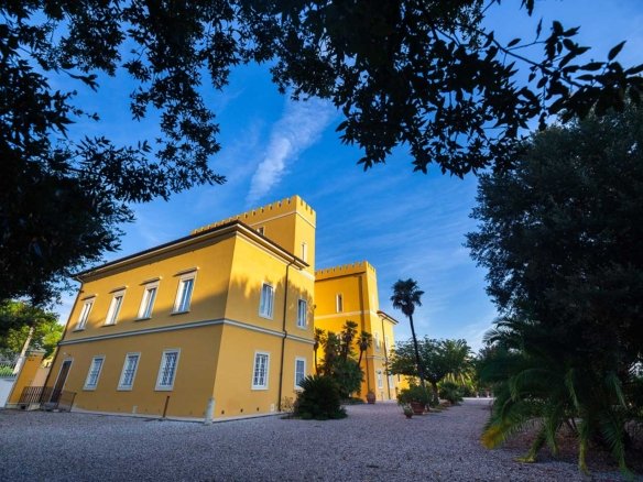 Villa overlooking the Arno